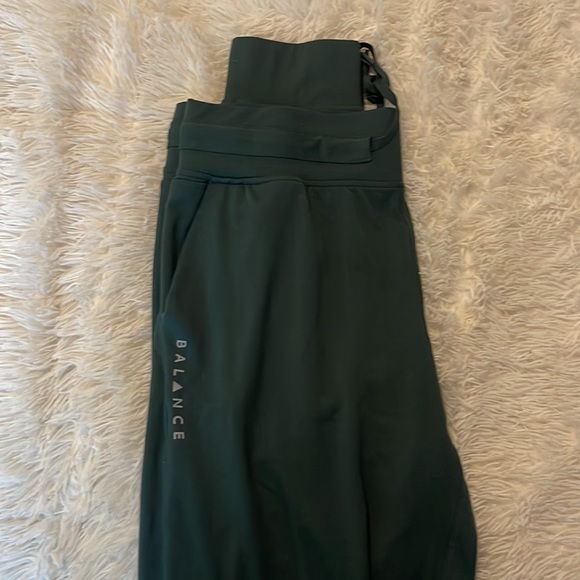 Like new - Forest green joggers - Picture 4 of 4